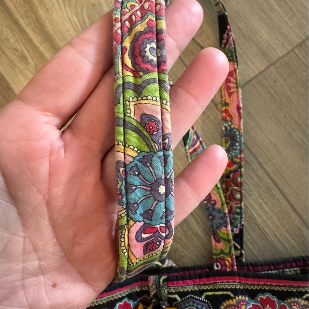 👜 Vera Bradley Quilted Floral Tote Bag - Picture 7 of 7